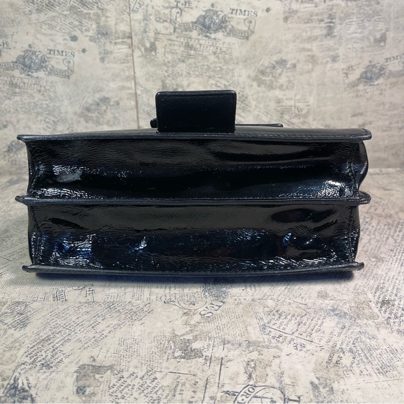 Miu Miu patent leather shoulder bag - Picture 6 of 16